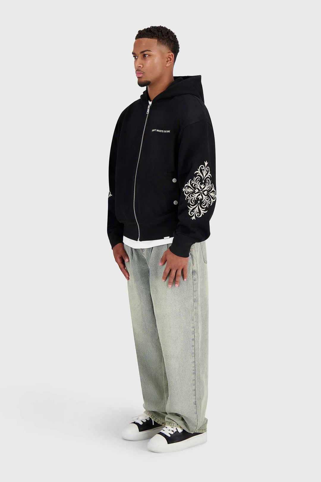 Rhegan | Black